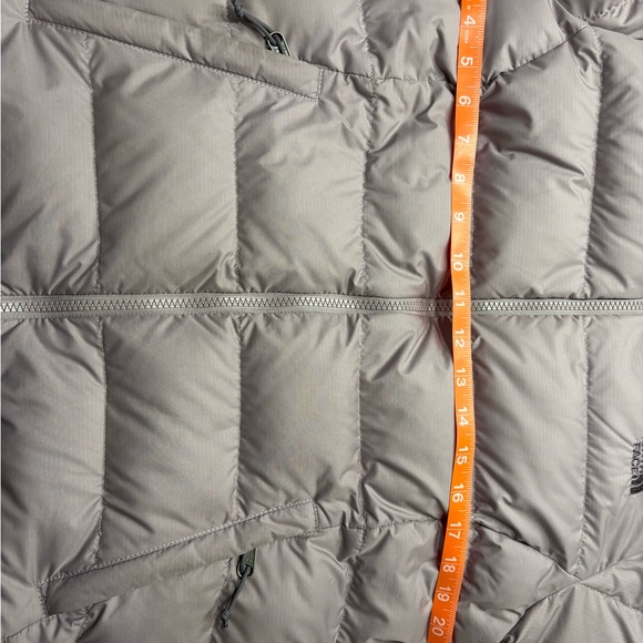 The North Face Women's purple 700 Puffer Jacket - Picture 4 of 8